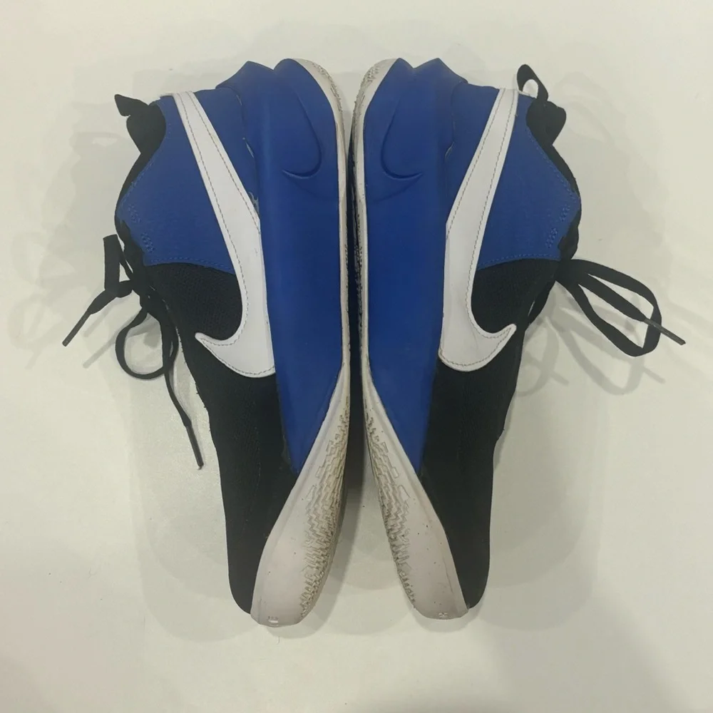 Nike Kid's Team Hustle D10 (GS) Basketball Shoe- hardly worn